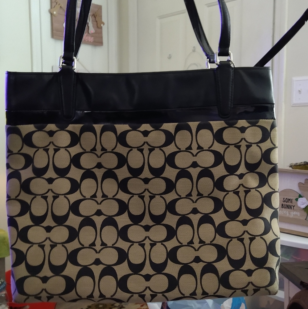 COACH © PURSE
